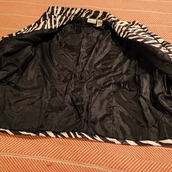 Kim Rogers Long Sleeve Animal print jacket - Picture 2 of 4